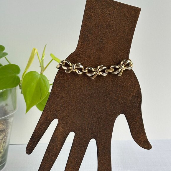 Trifari Jewelry - Vintage Crown Trifari Gold Tone Bow Ribbon Link Bracelet Designer